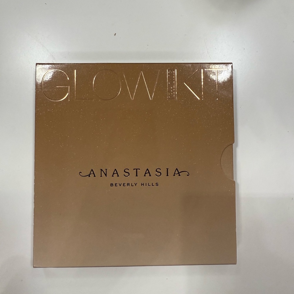 2 Anastasia Beverly Hills Glow Kits